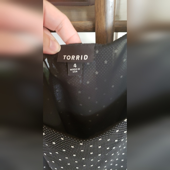 Torrid split back top - Picture 3 of 3